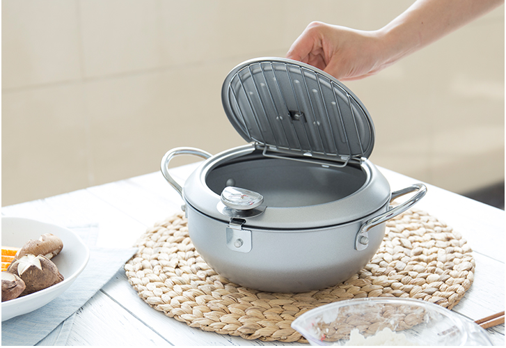 From Searing to Simmering - Meet Your New Go-To Kitchen Pot. Elevate Your Culinary Skills with Quality Cookware. Buy Today