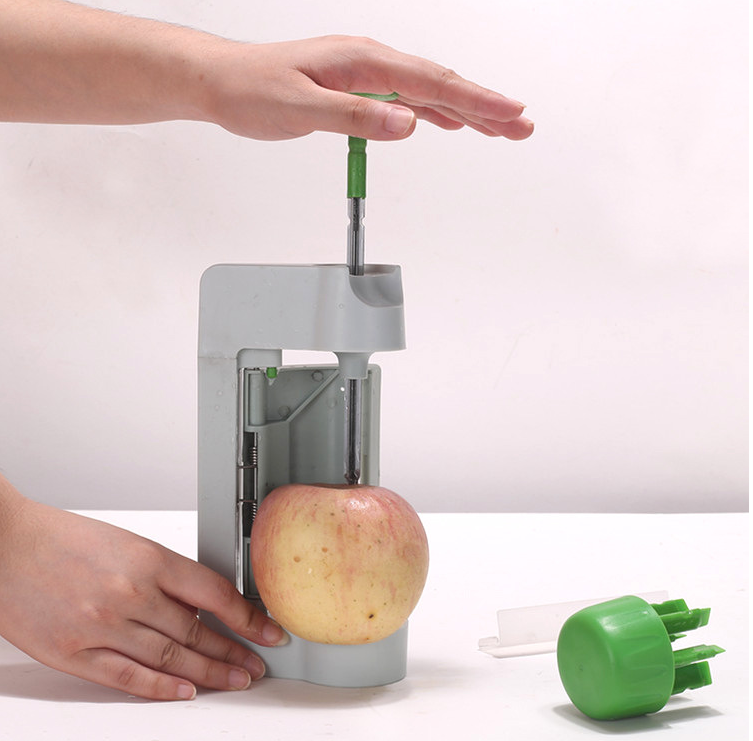 Multifunctional fruit slicer