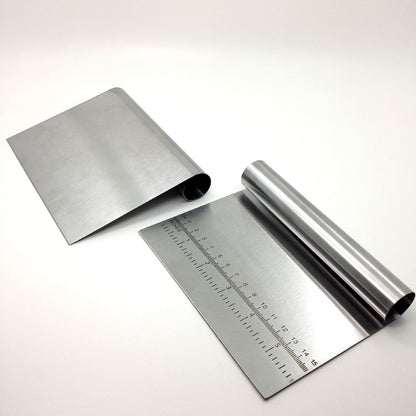 Unlock the secret to perfect dishes with our kitchen scale spatula. Precision and versatility combine for culinary mastery. Elevate your cooking experience now!